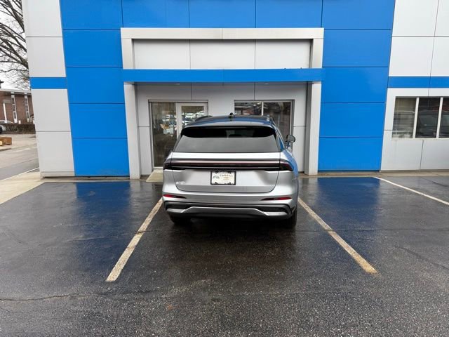 Used 2025 Lincoln Nautilus Reserve w/ Jet Appearance Package image 7