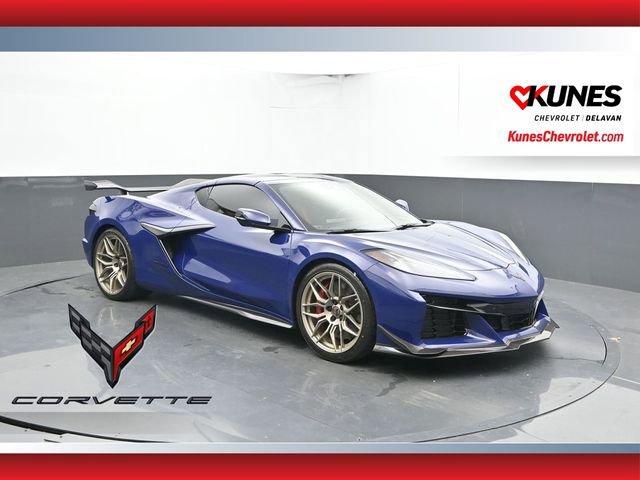 Used 2025 Chevrolet Corvette Z06 w/ Z07 Performance Package RWD video 1