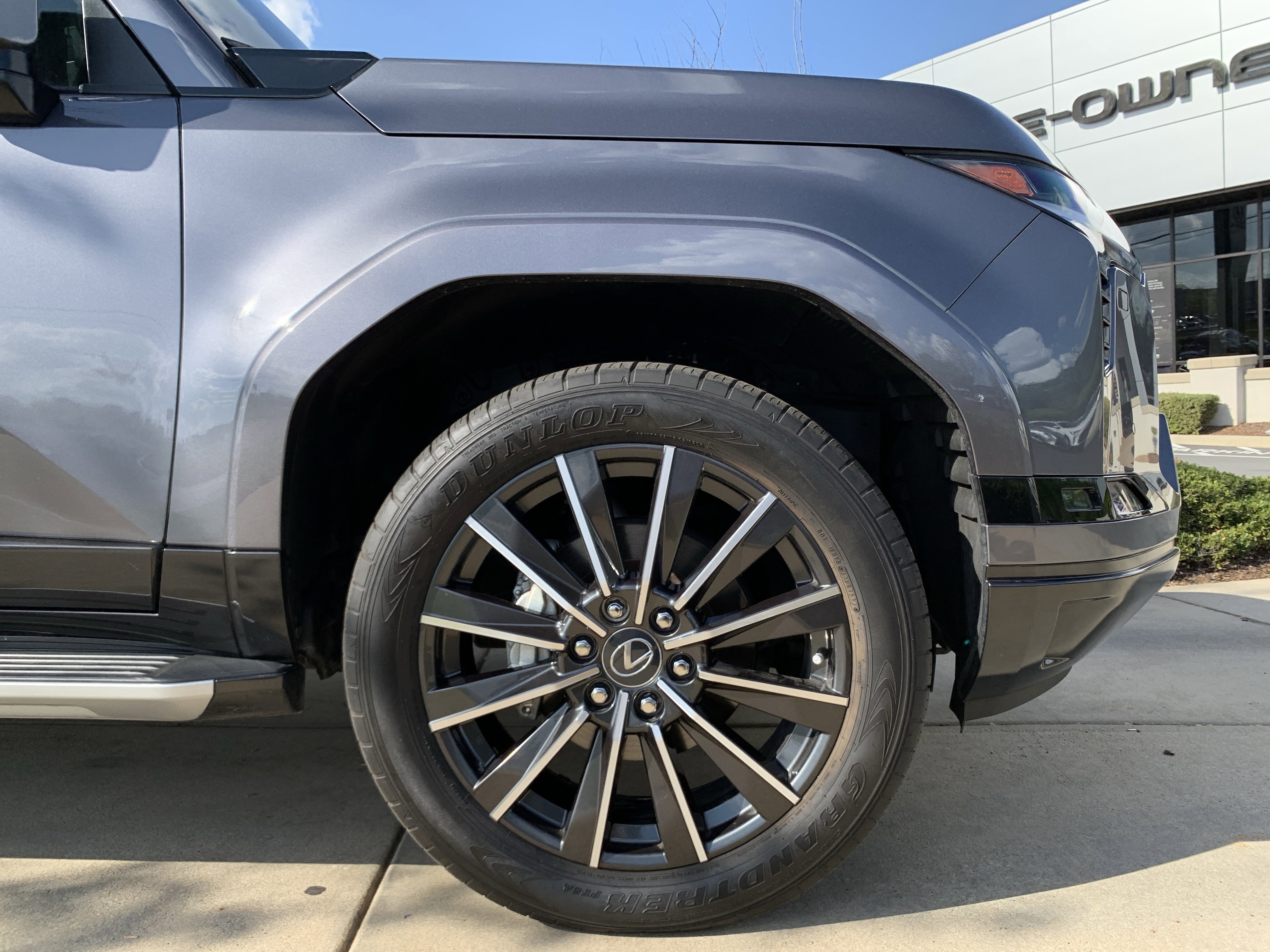 Used 2024 Lexus GX 550 w/ Accessory Package (2T) image 13