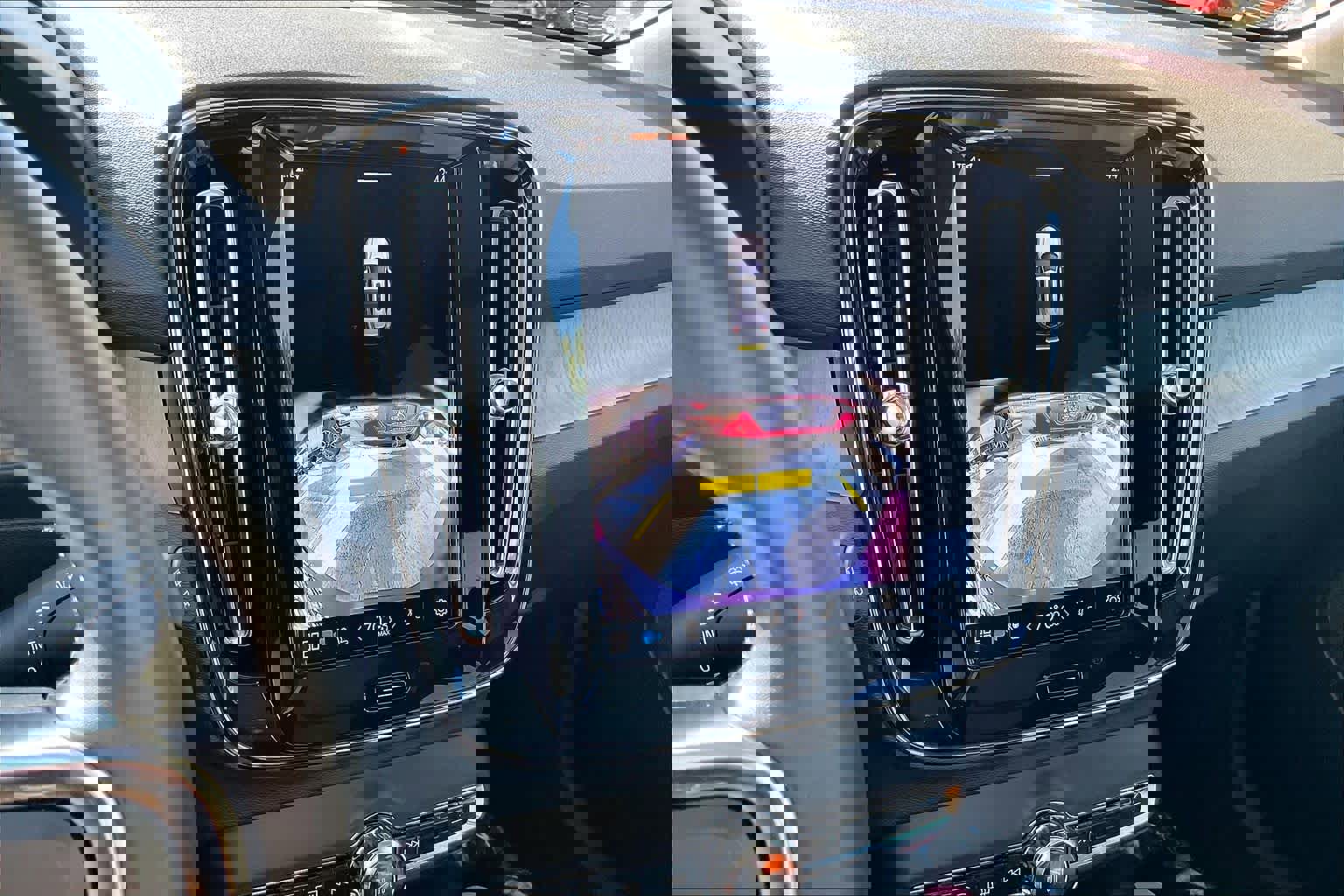 Used 2024 Volvo XC40 B5 Core image 21