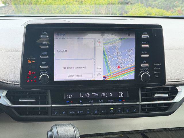 Certified 2024 Toyota Sienna Platinum FWD image 16