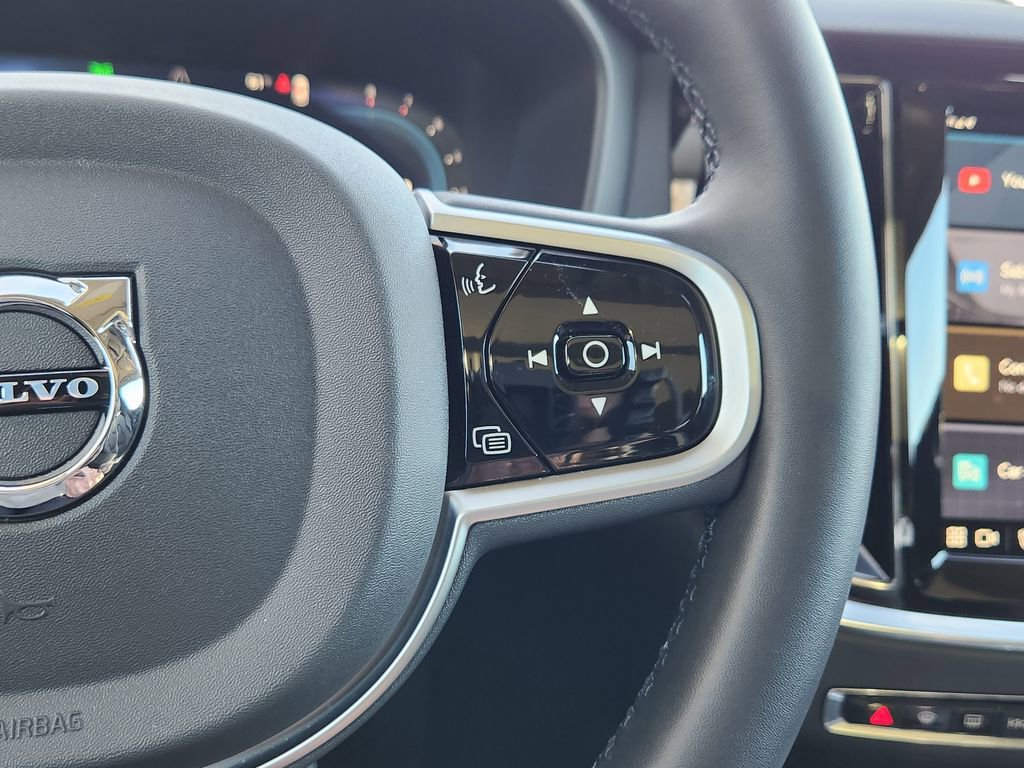 Used 2025 Volvo V60 B5 Cross Country Ultra image 17