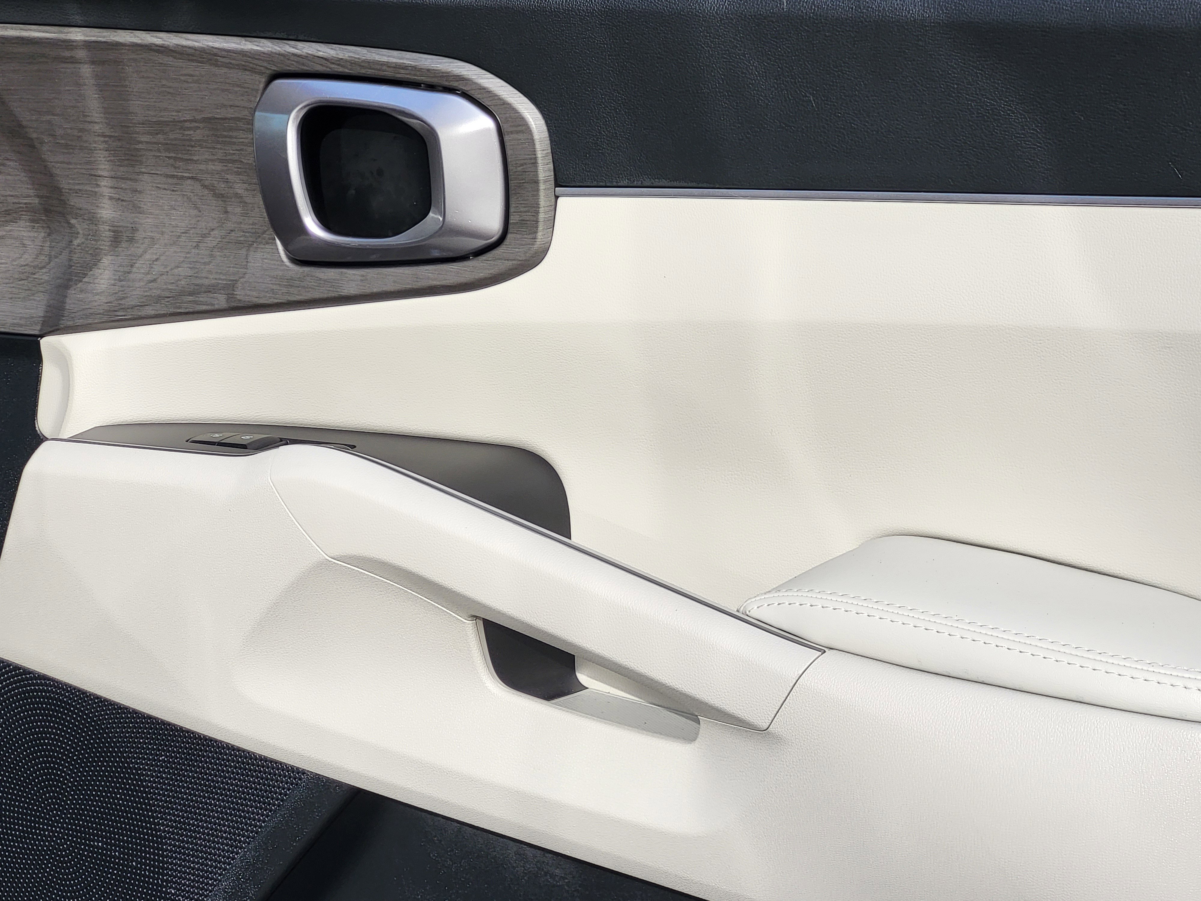 Used 2024 Kia Sorento X-Line EX image 15