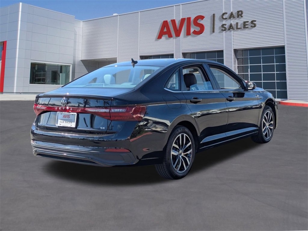 Used 2025 Volkswagen Jetta SE image 6