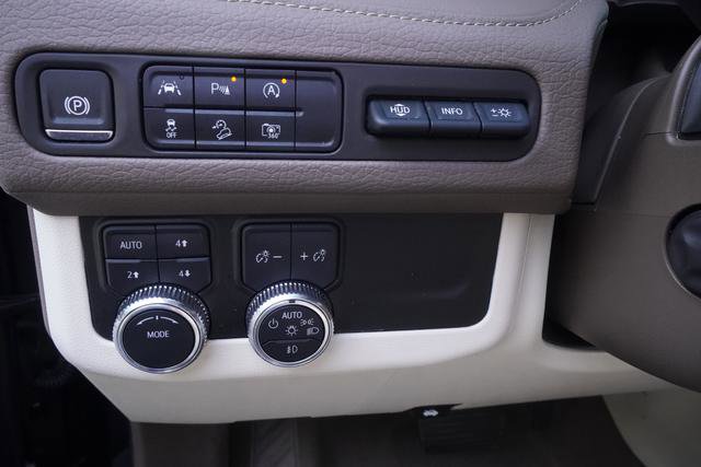 Used 2024 GMC Yukon Denali AWD/4WD image 12