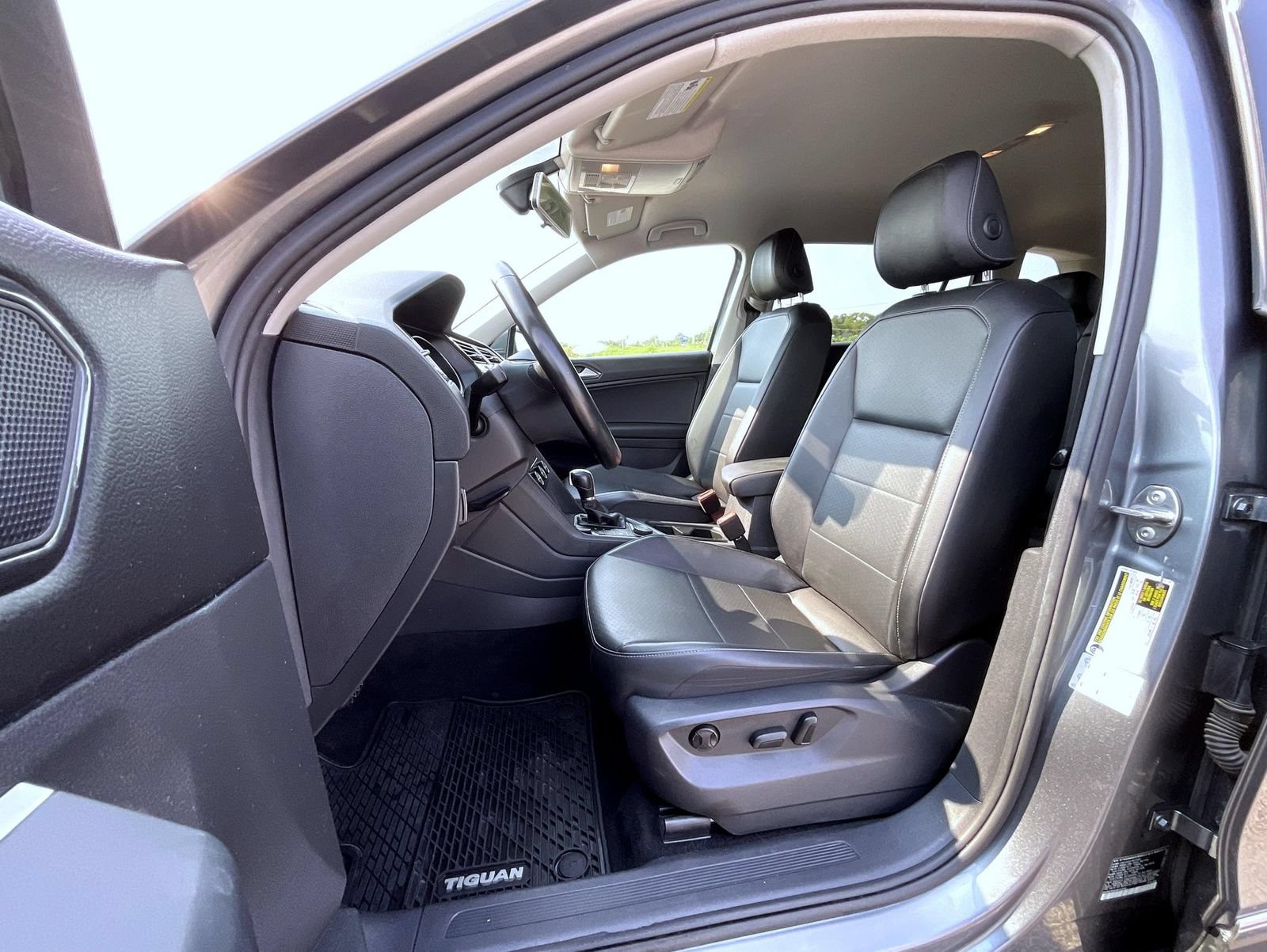 Used 2018 Volkswagen Tiguan SE w/ 3rd Row Seat Package AWD/4WD image 10