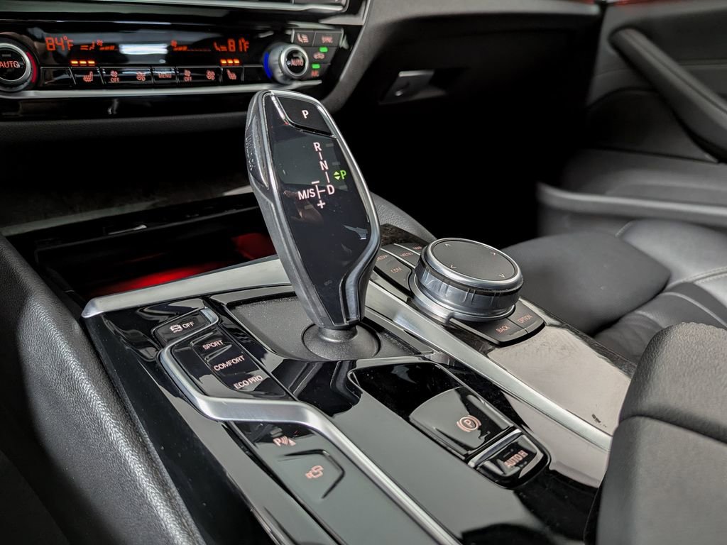 Used 2021 BMW 530i xDrive w/ Convenience Package image 38