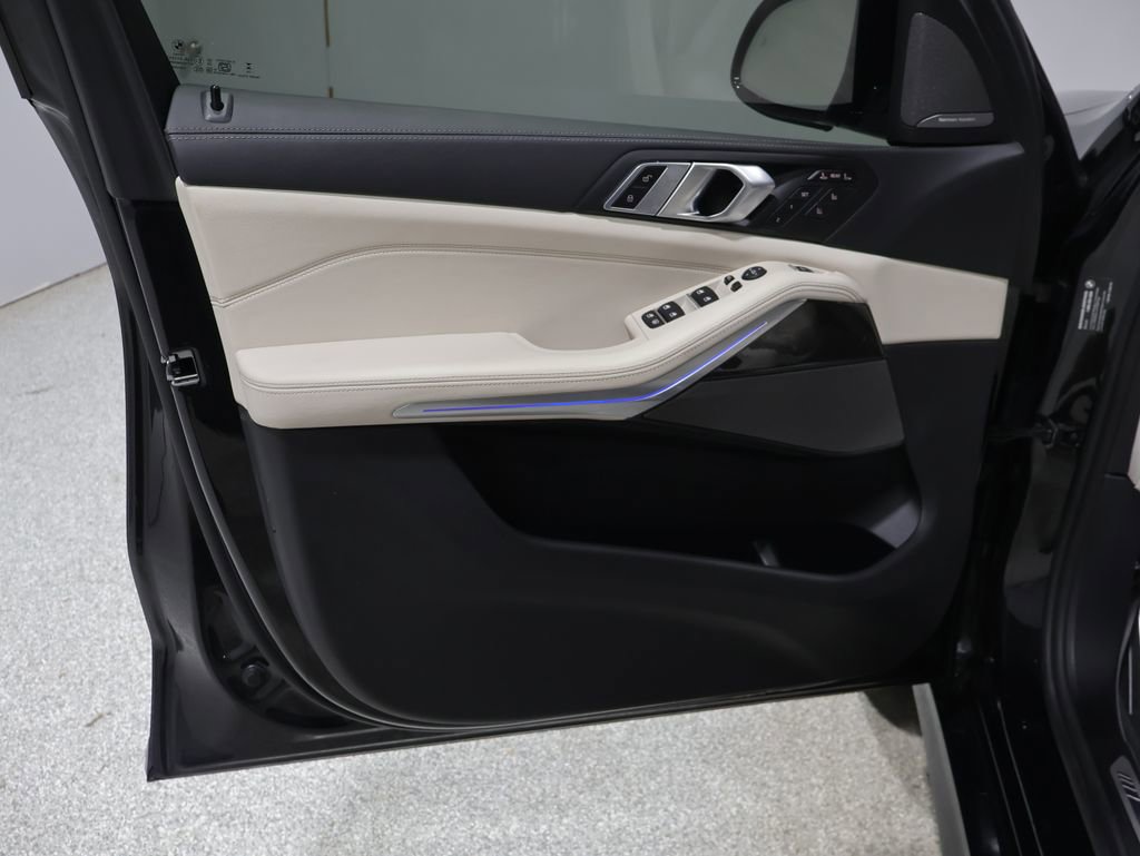 Used 2026 BMW X7 M60i AWD/4WD image 14