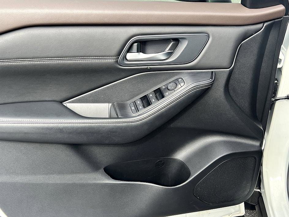 Certified 2023 Nissan Rogue SV w/ SV Premium B Package image 20