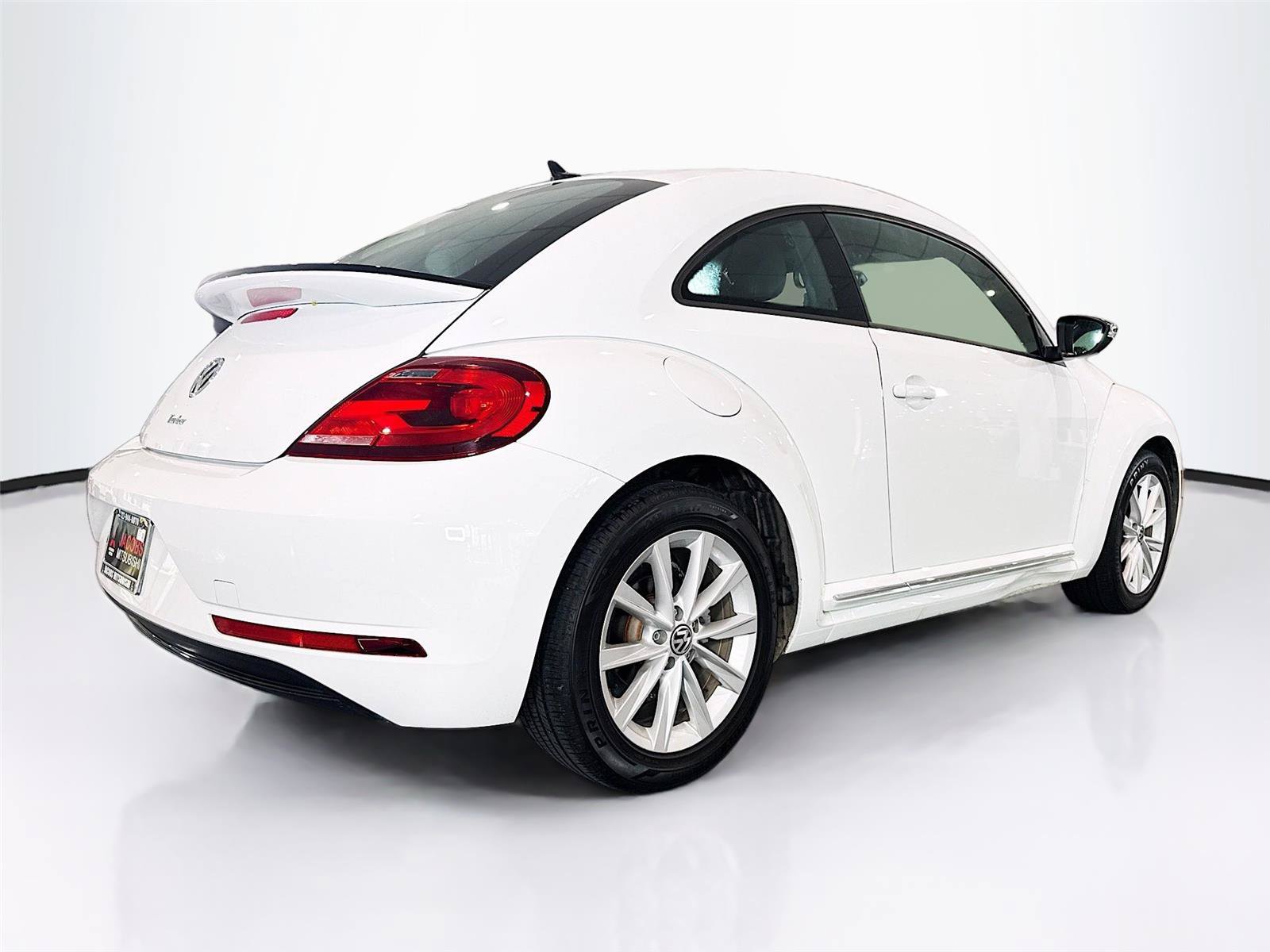 Used 2018 Volkswagen Beetle 2.0T FWD image 5