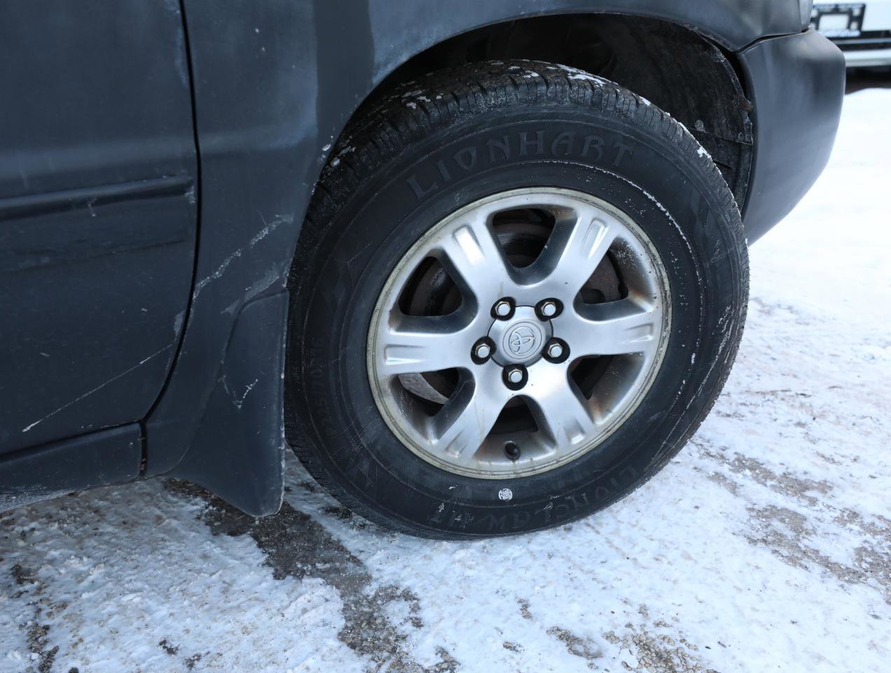 Used 2004 Toyota Highlander 2WD V6 image 10