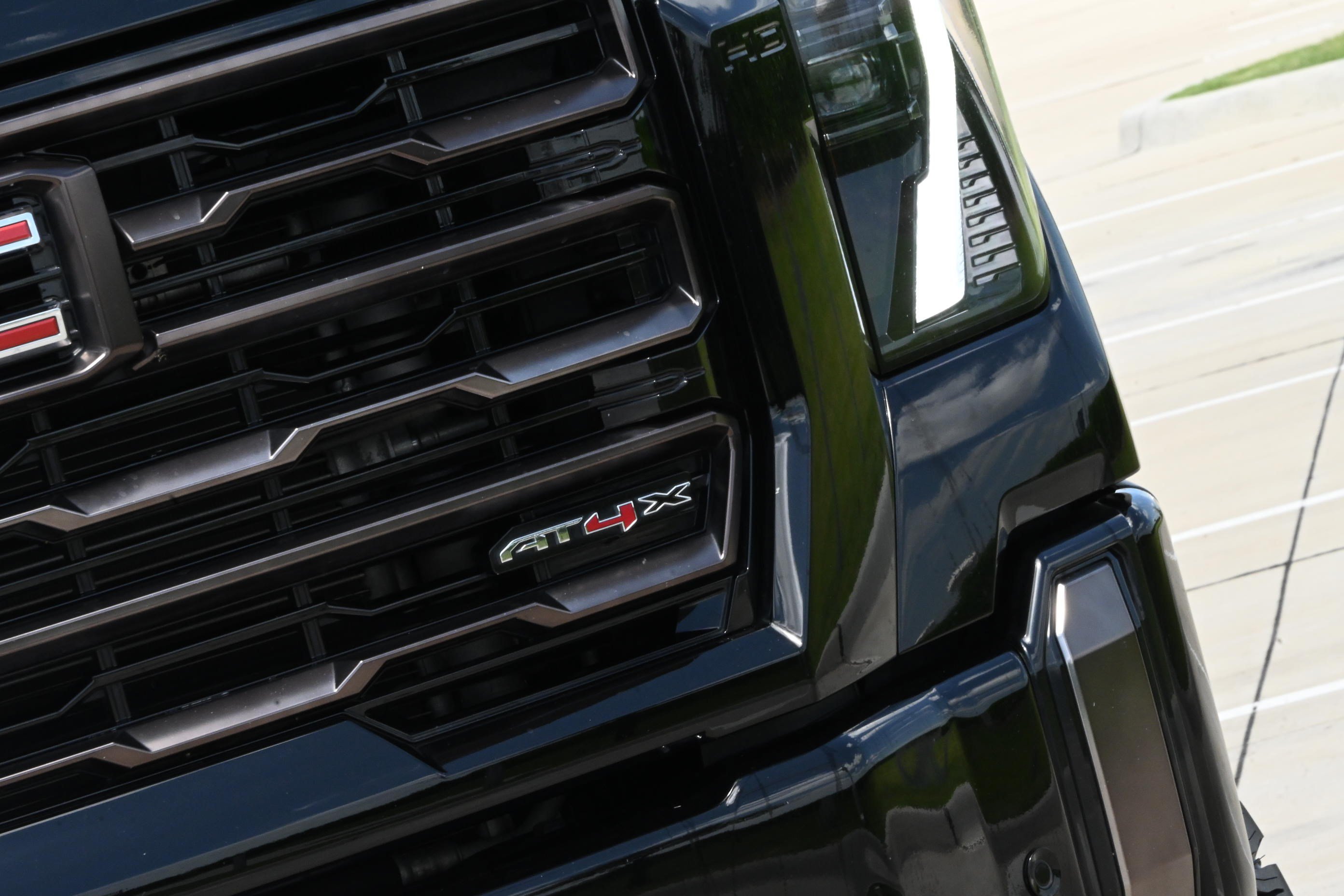 Used 2024 GMC Sierra 2500 AT4X AWD/4WD image 10