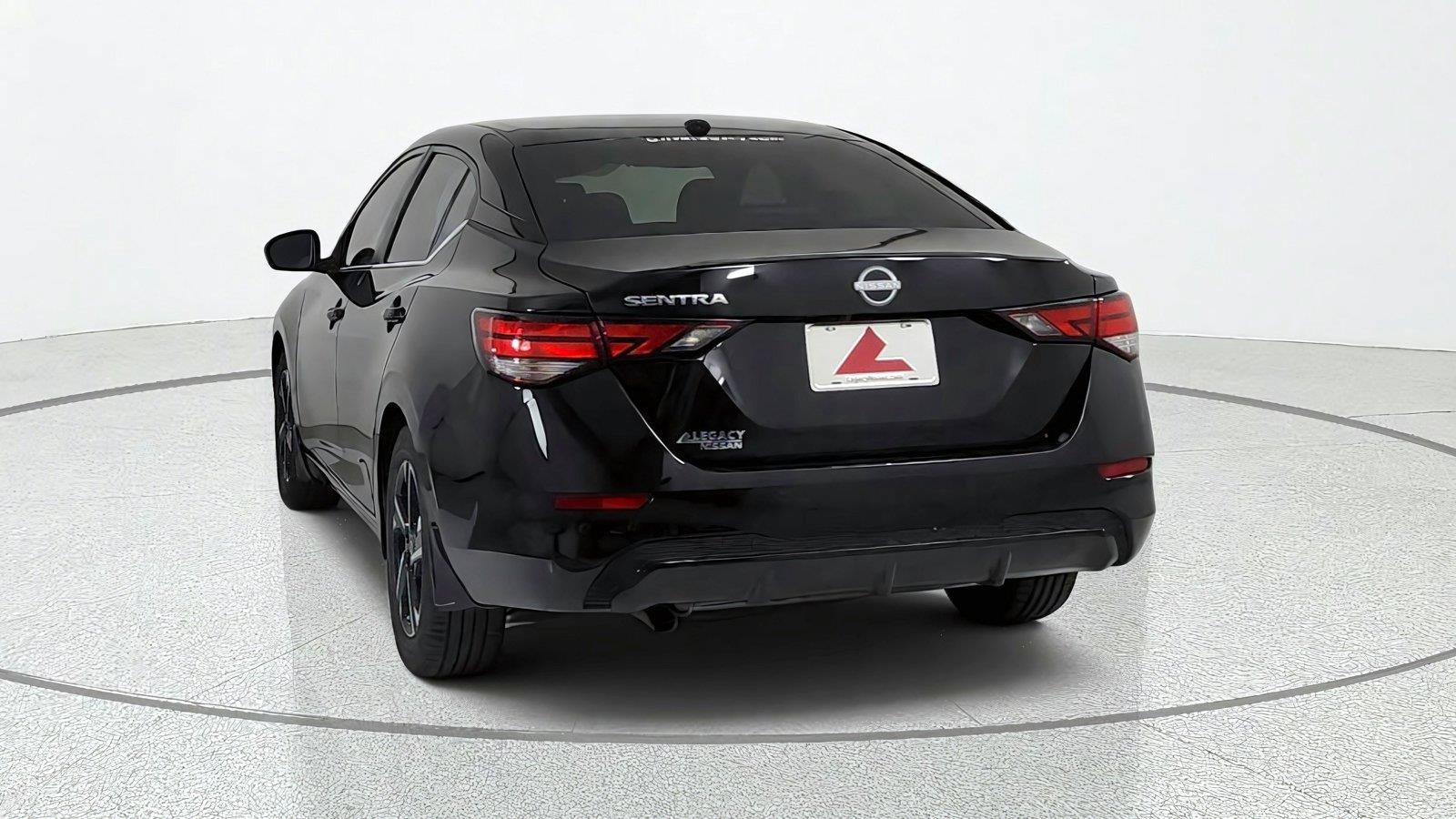 Used 2025 Nissan Sentra SV FWD image 5