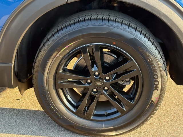 Used 2020 Ford Explorer XLT w/ Equipment Group 202A AWD/4WD image 5