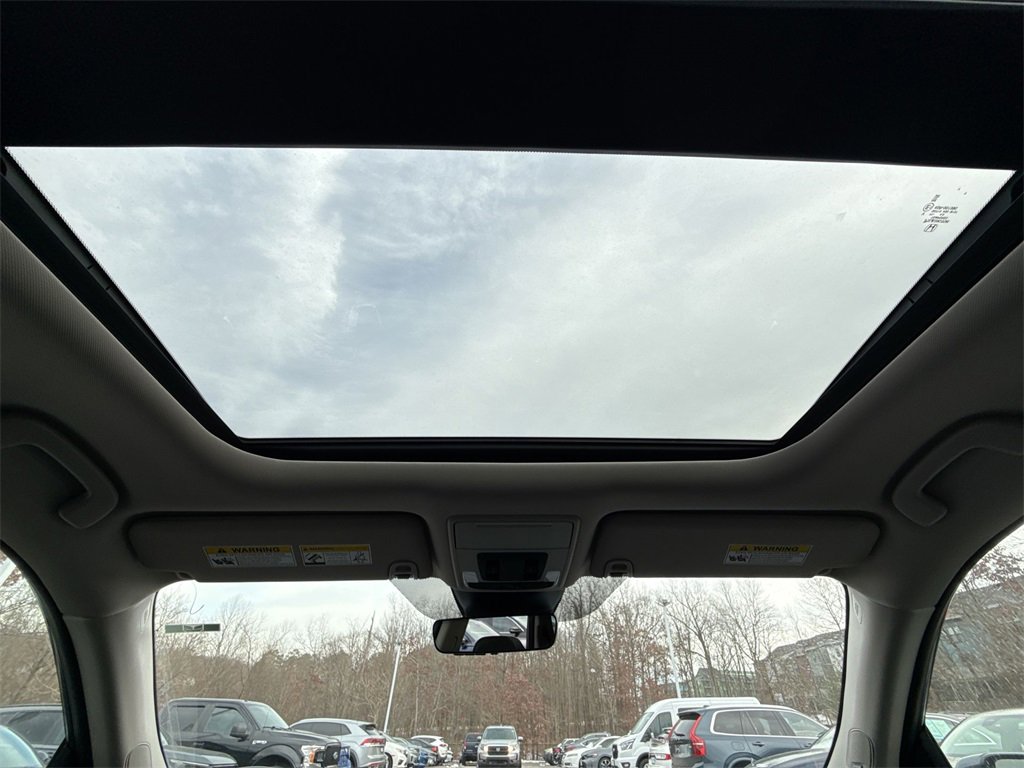 New 2025 Honda Pilot Touring image 16