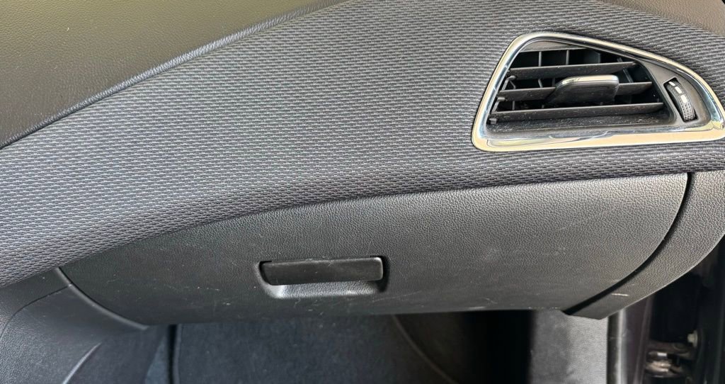 Used 2016 Chevrolet Cruze LT w/ Convenience Package image 30