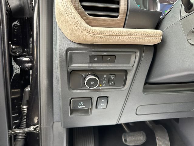 Used 2024 Ford Expedition Limited image 22