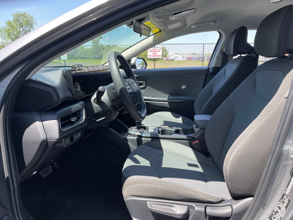 Used 2025 Kia K4 FWD image 15