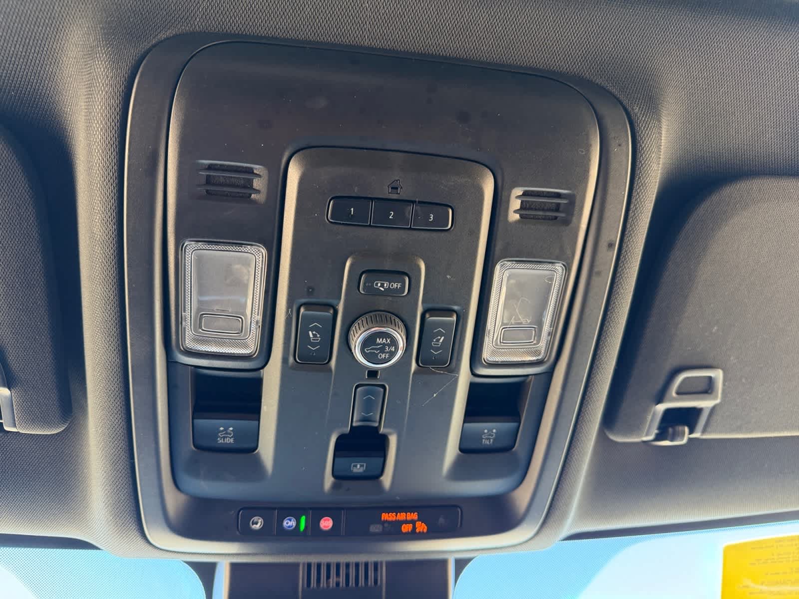 Used 2023 GMC Yukon AT4 w/ AT4 Premium Package AWD/4WD image 33
