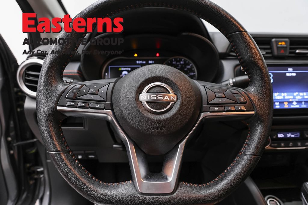 Used 2024 Nissan Versa SR FWD image 10