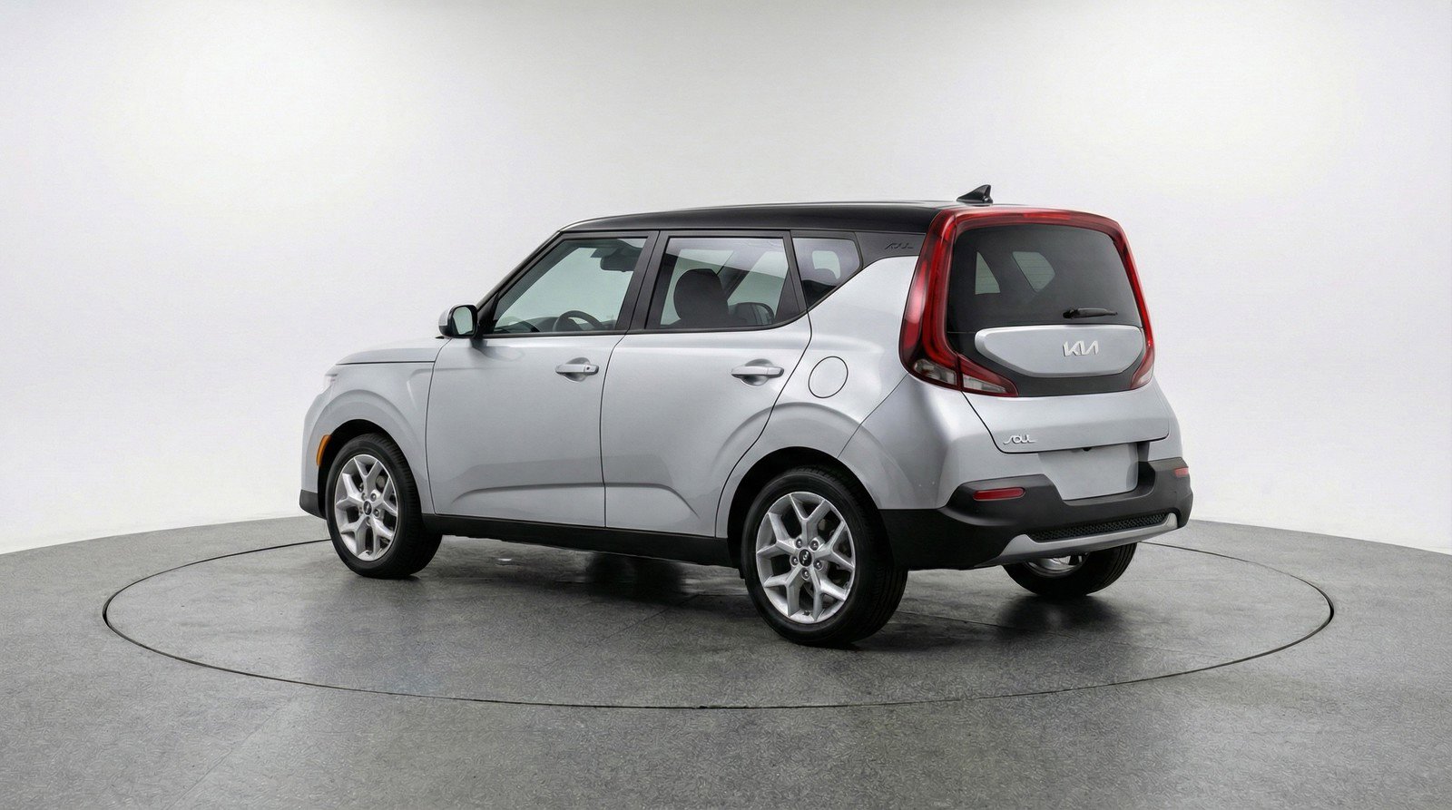 Used 2025 Kia Soul LX w/ LX Technology Package FWD image 6