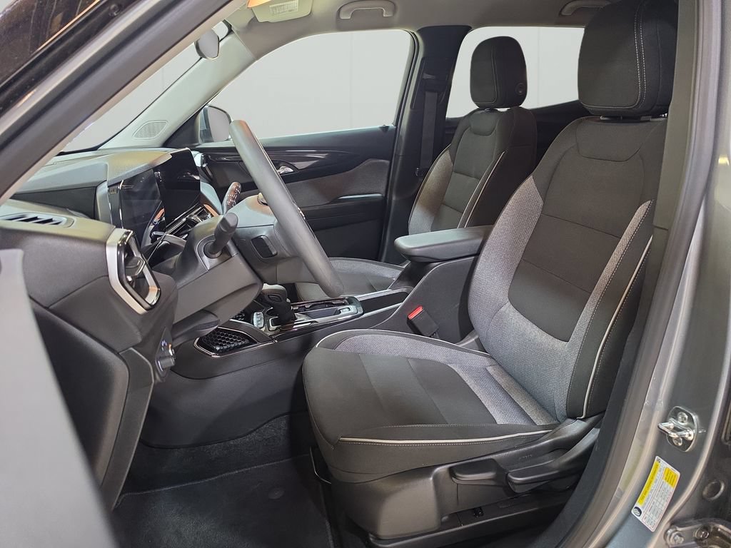 Used 2026 Chevrolet TrailBlazer LT AWD/4WD image 12