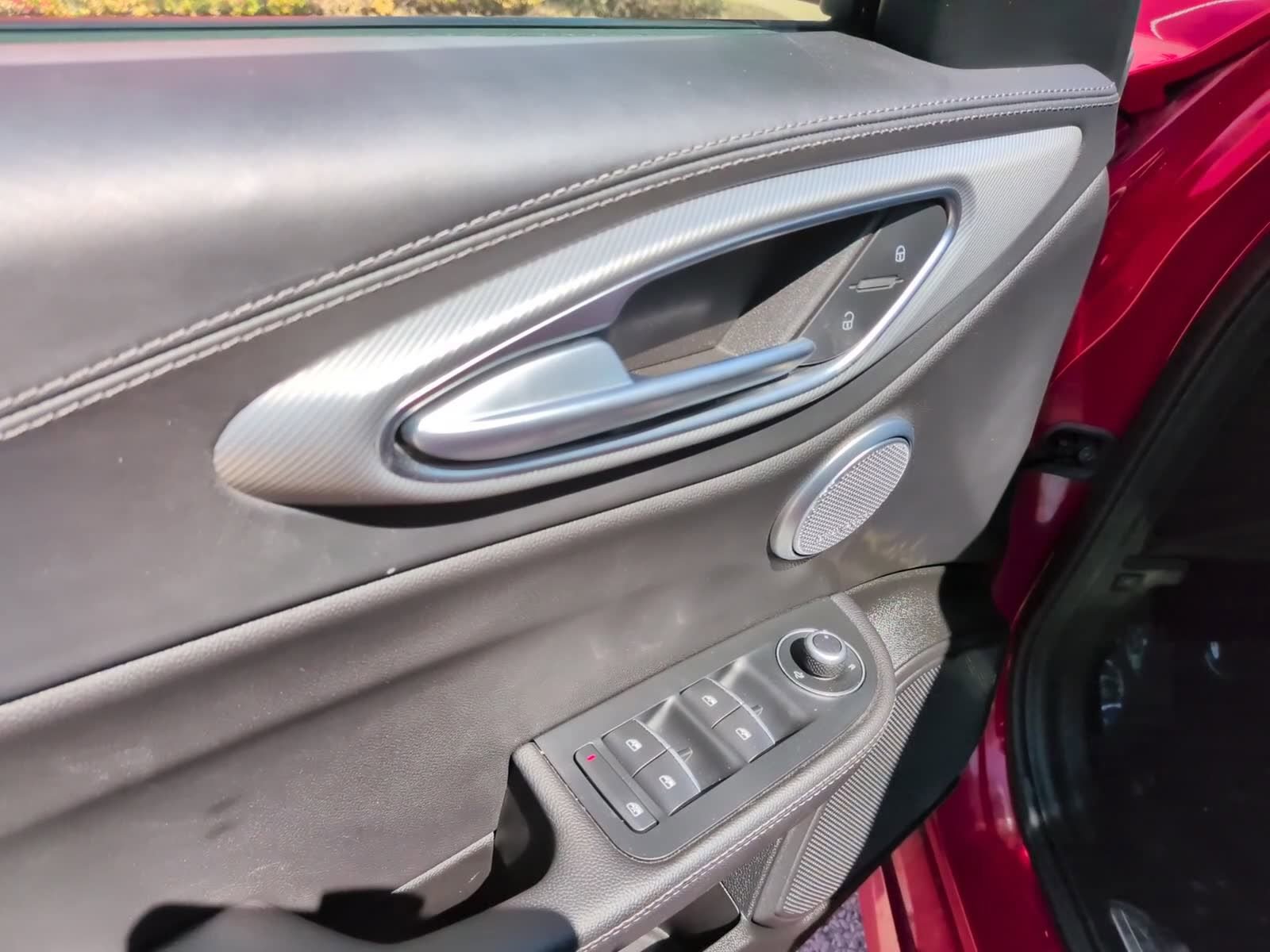 Used 2024 Alfa Romeo Giulia Veloce image 24