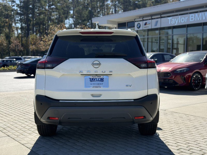 Used 2022 Nissan Rogue SV w/ SV Premium Package image 5