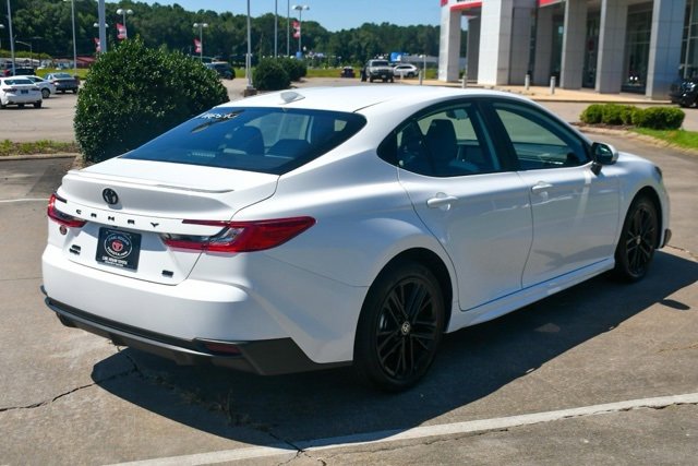 Used 2025 Toyota Camry SE image 6