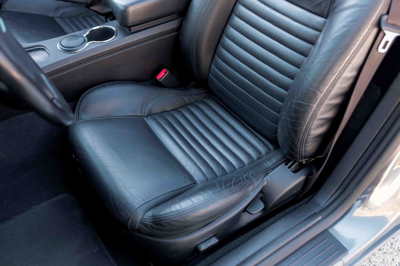 Used 2003 Ford Thunderbird Deluxe image 69