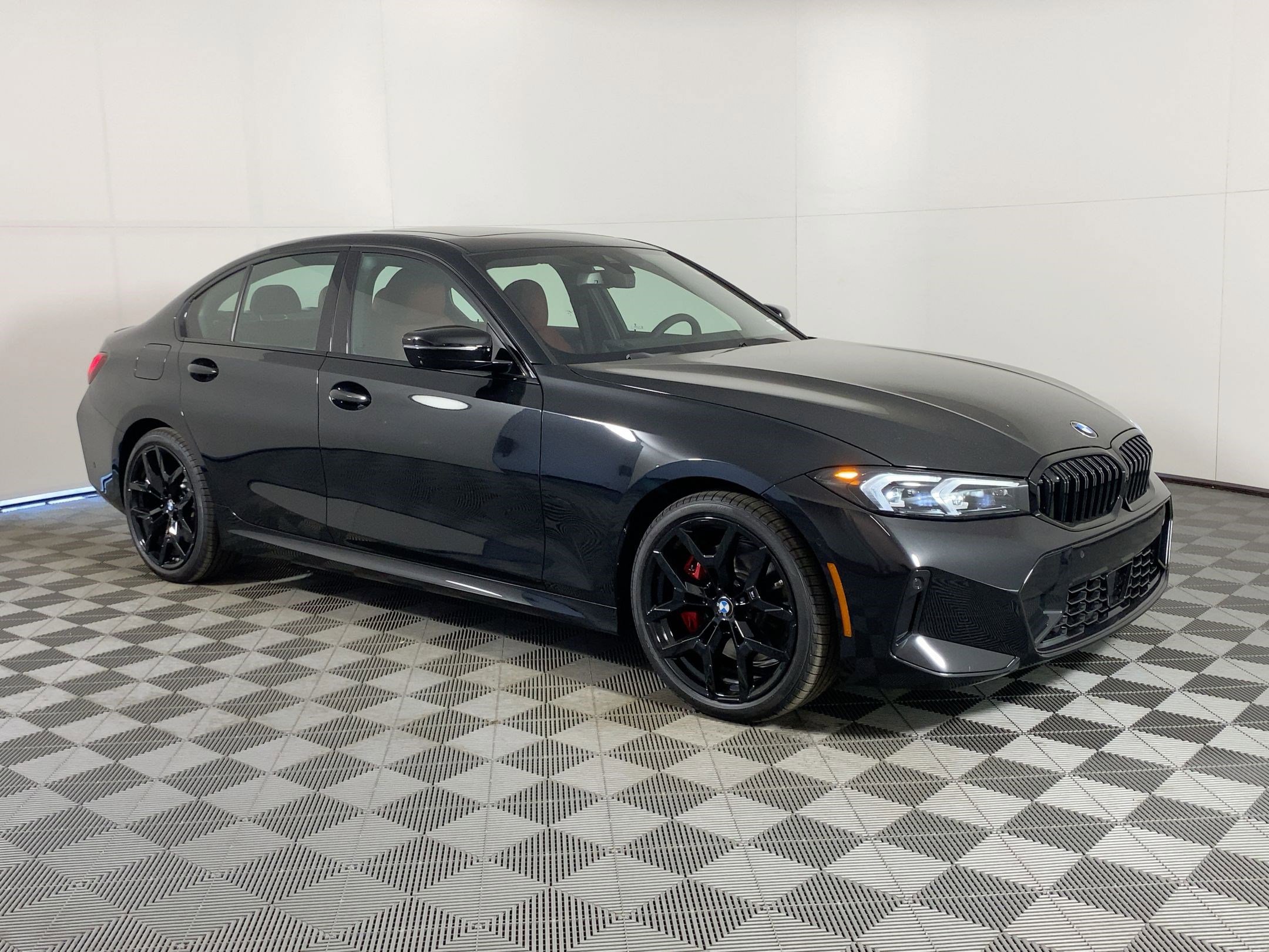 Used 2026 BMW 330i Sedan w/ M Sport Package image 6