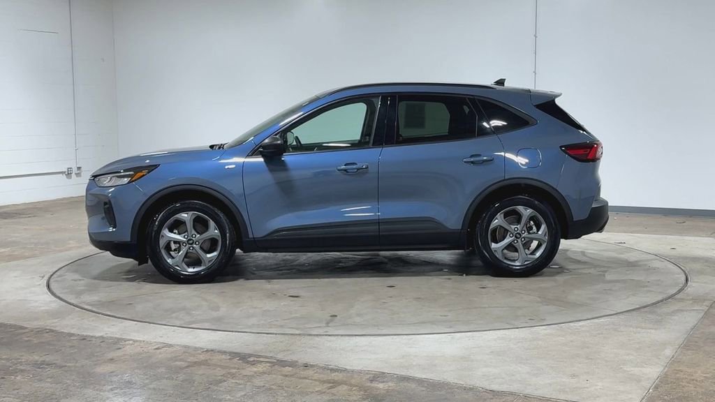 Used 2025 Ford Escape ST-Line FWD image 5
