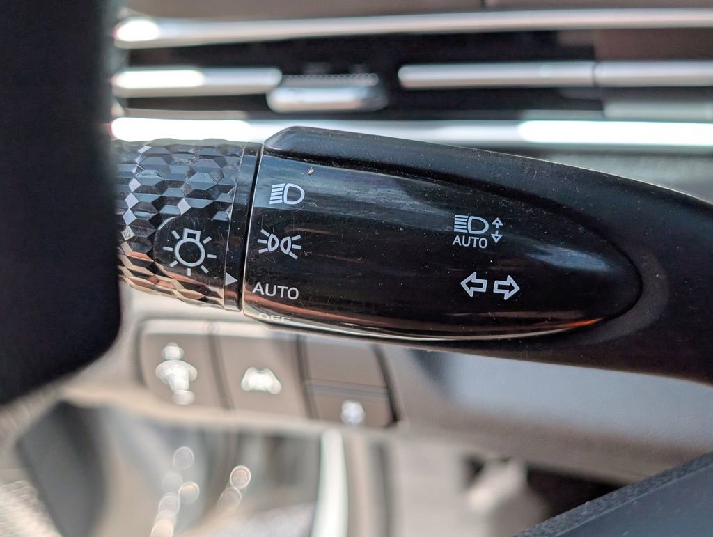 Used 2022 Hyundai Elantra SEL w/ Cargo Package image 23