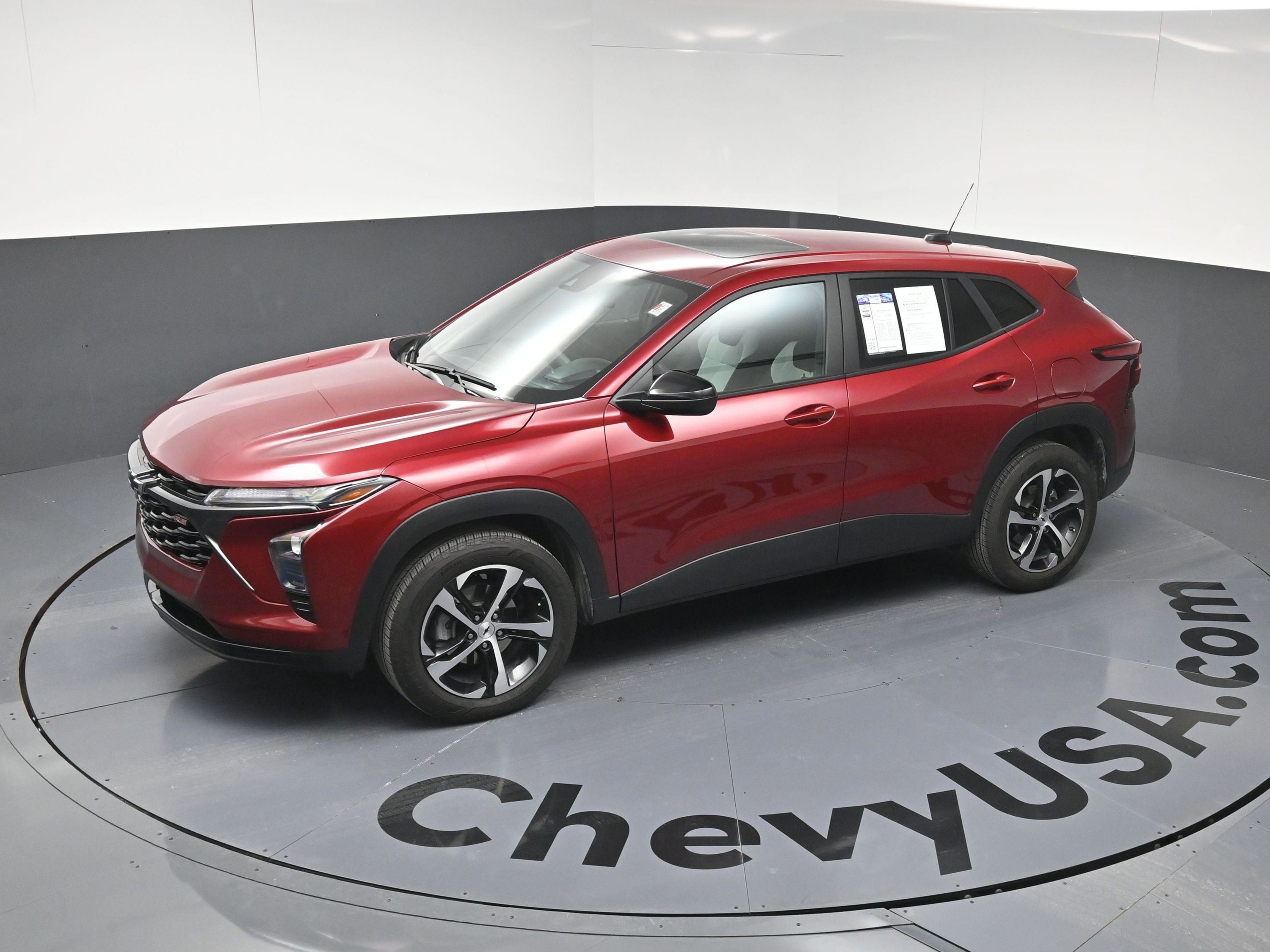 Used 2024 Chevrolet Trax RS w/ Sunroof Package image 29