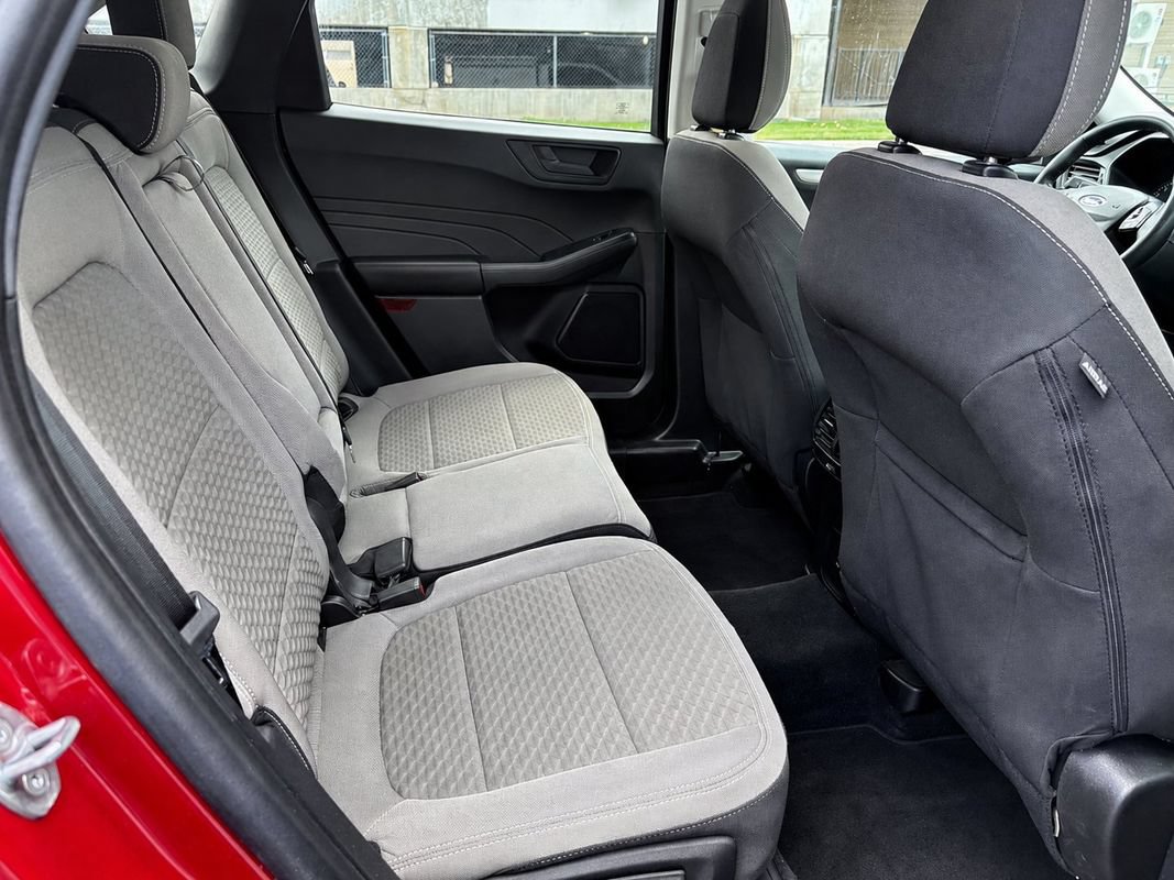 Used 2022 Ford Escape SE w/ SE Sport Appearance Package FWD image 20