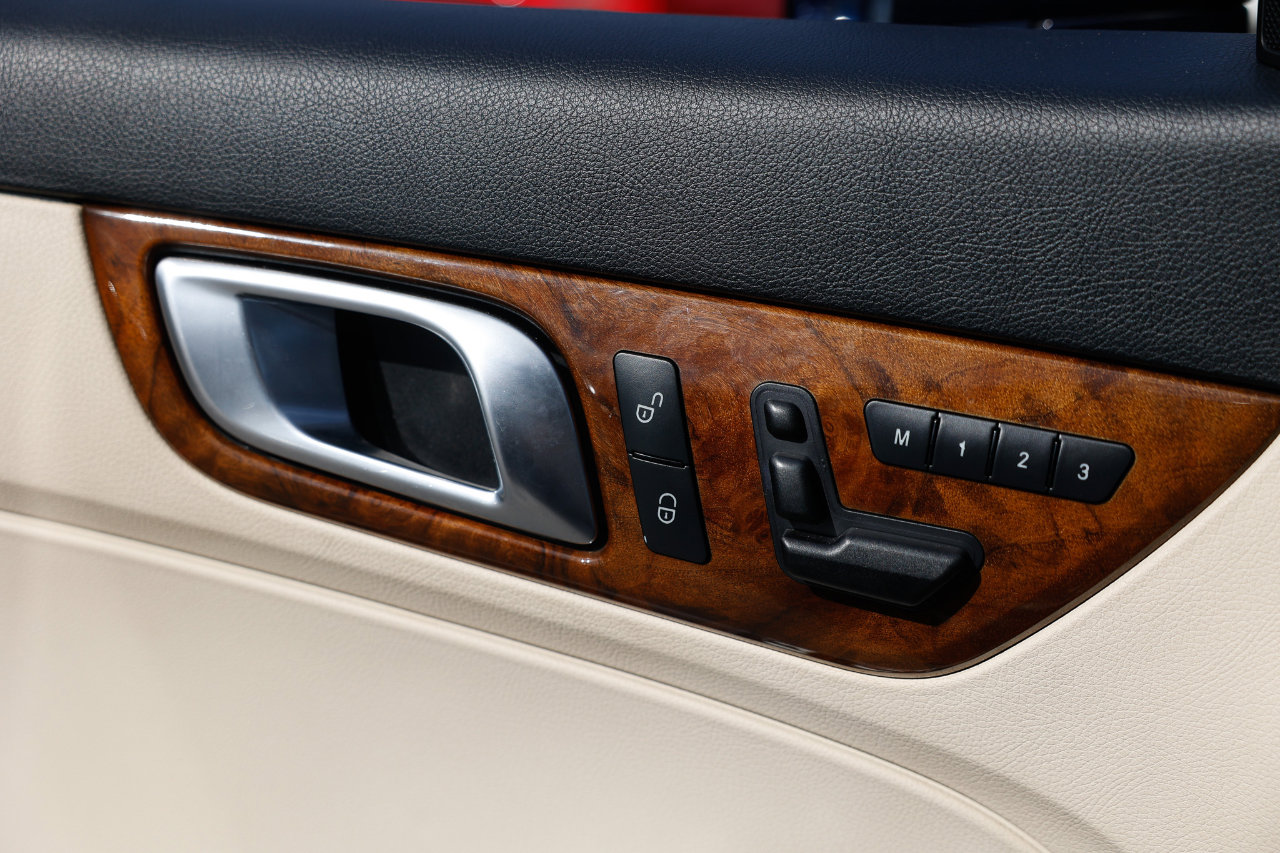 Used 2014 Mercedes-Benz SLK 250 image 39