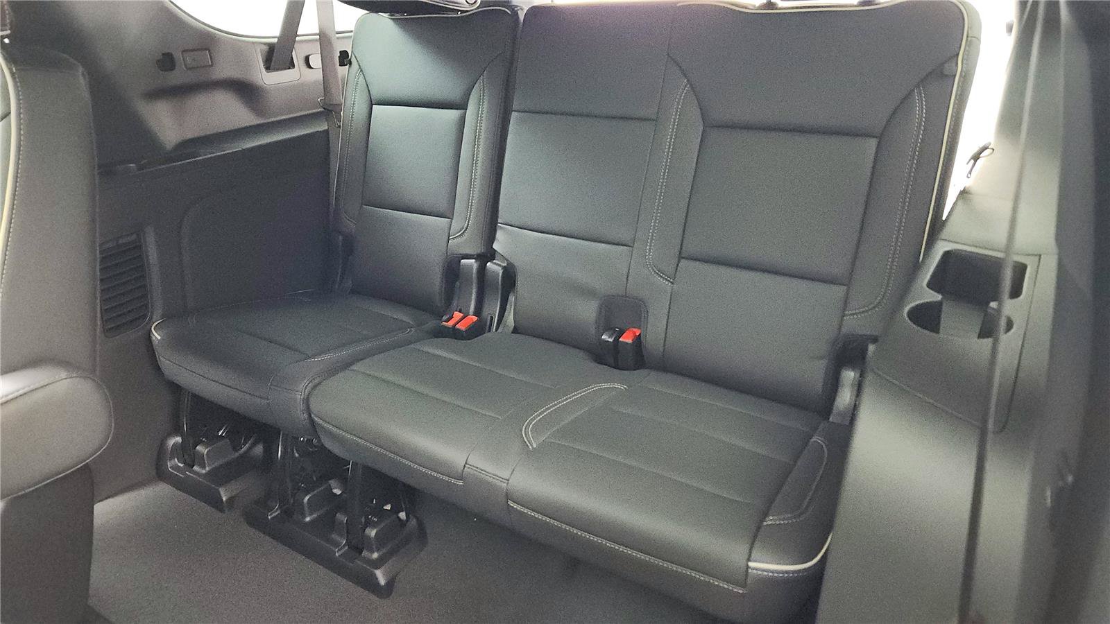 New 2026 Chevrolet Suburban Premier AWD/4WD image 26