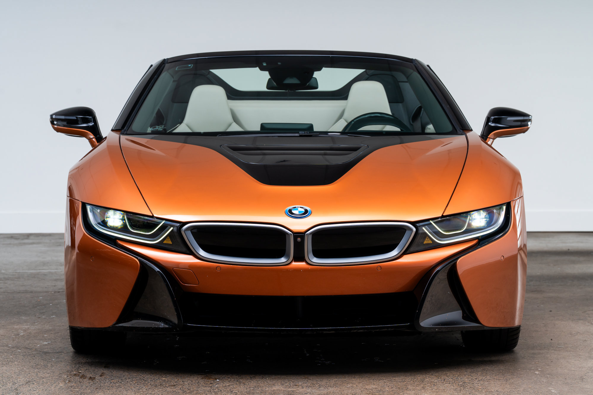 Used 2019 BMW i8 Roadster AWD/4WD image 2