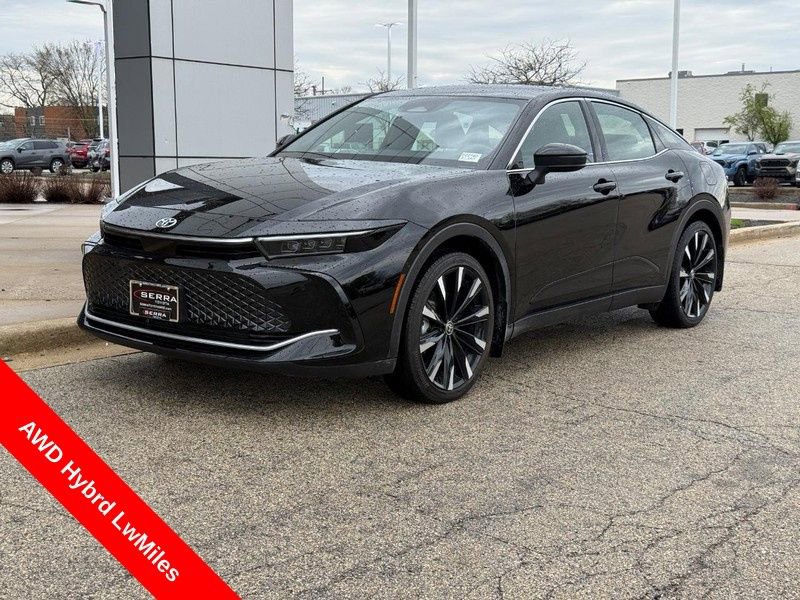 Used 2025 Toyota Crown Platinum AWD/4WD image 7