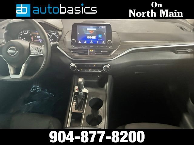 Used 2025 Nissan Altima 2.5 SV FWD image 15