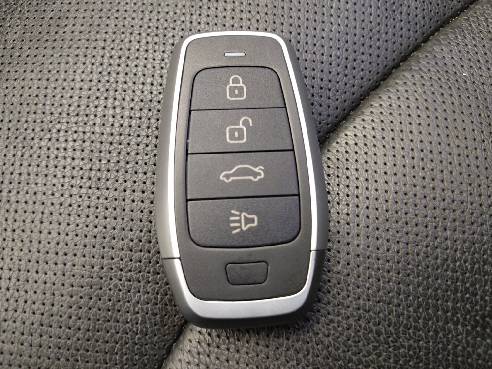 Used 2021 GMC Terrain SLT image 32