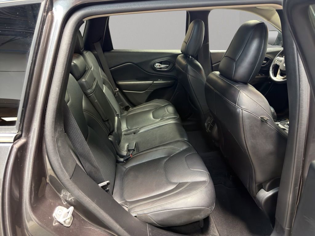 Used 2014 Jeep Cherokee Limited w/ Luxury Group AWD/4WD image 19