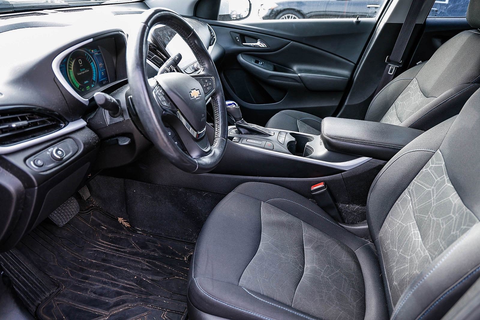 Used 2017 Chevrolet Volt LT w/ Comfort Package image 5