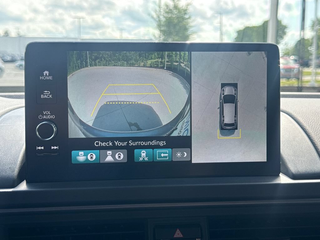 Used 2025 Honda Pilot TrailSport image 27
