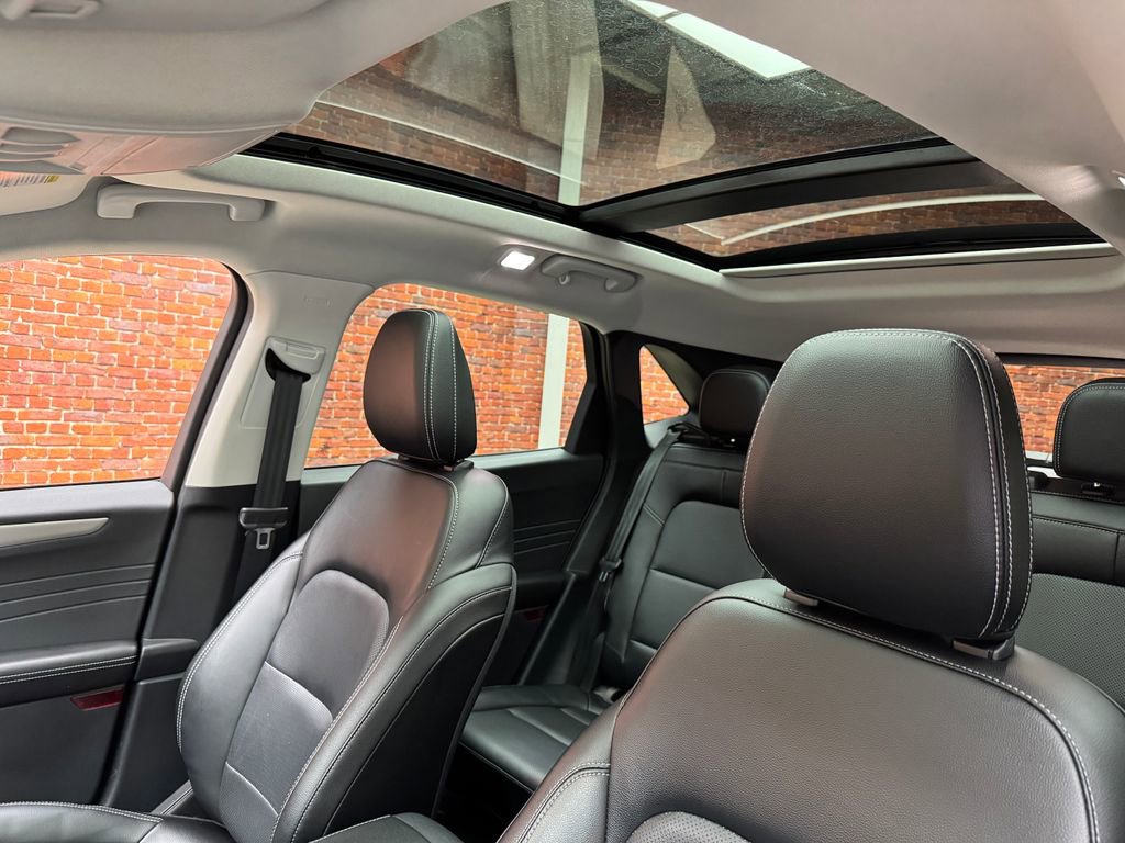 Certified 2022 Ford Escape SEL image 3