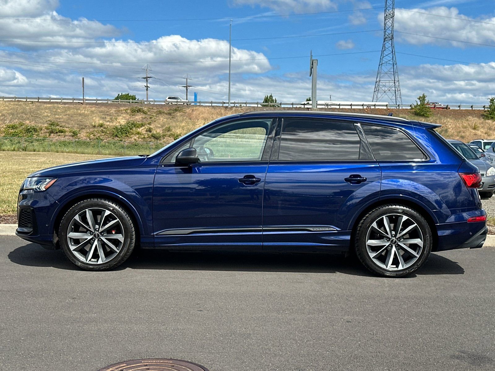 Used 2024 Audi SQ7 Prestige AWD/4WD image 6