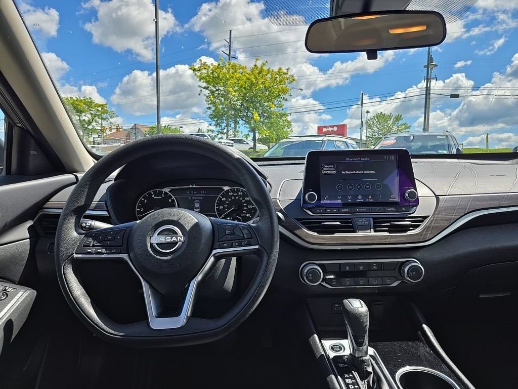 Used 2024 Nissan Altima 2.5 SV FWD image 34