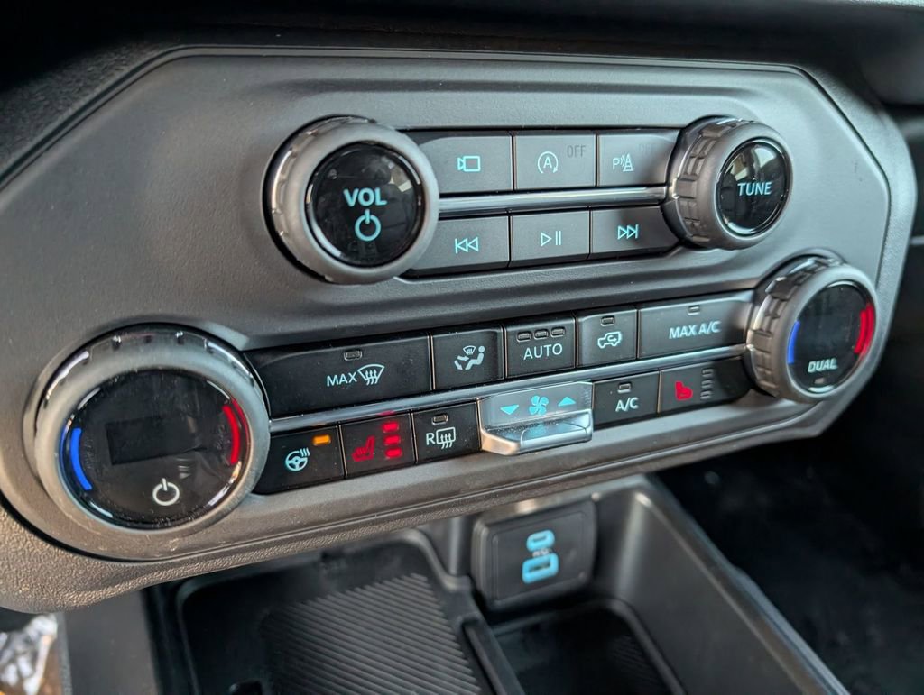 New 2025 Ford Bronco Outer Banks image 26