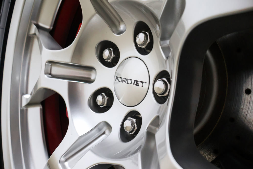 Used 2006 Ford GT RWD image 79