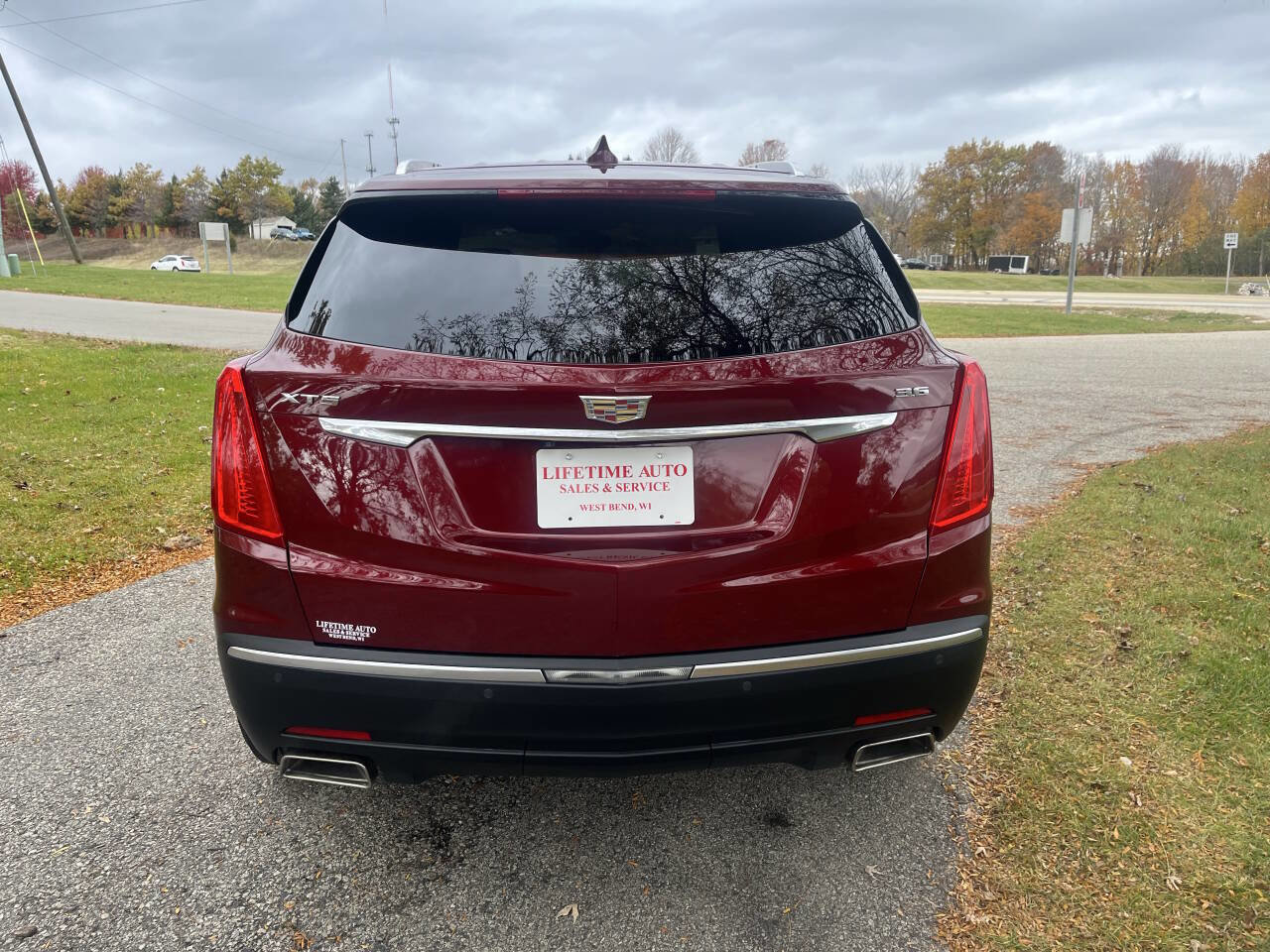 Used 2017 Cadillac XT5 Luxury w/ Driver Awareness Package image 4